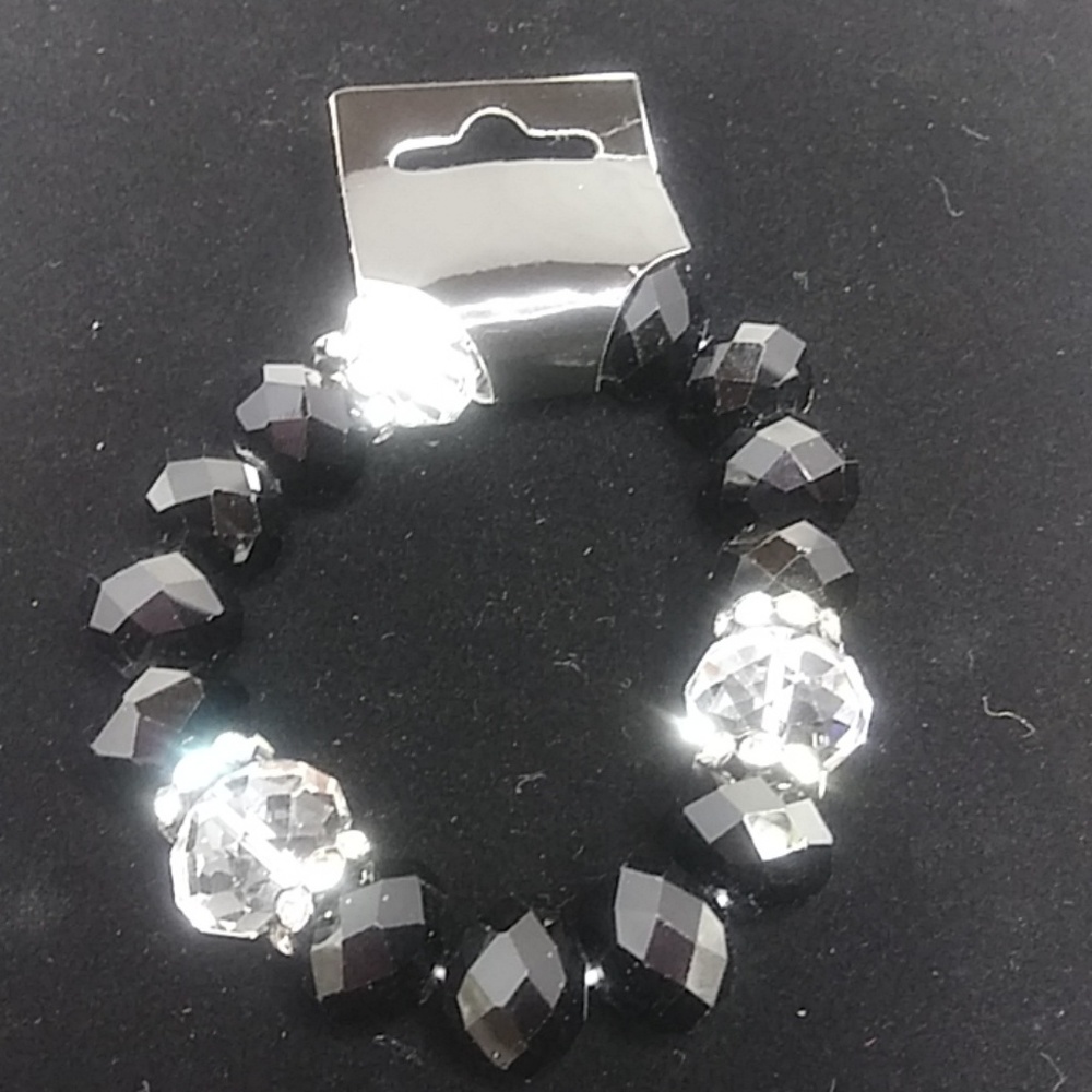 Beautiful. Glass Beaded Bracelet.